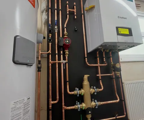 High-efficiency boiler with hydraulic separator, Las Vegas